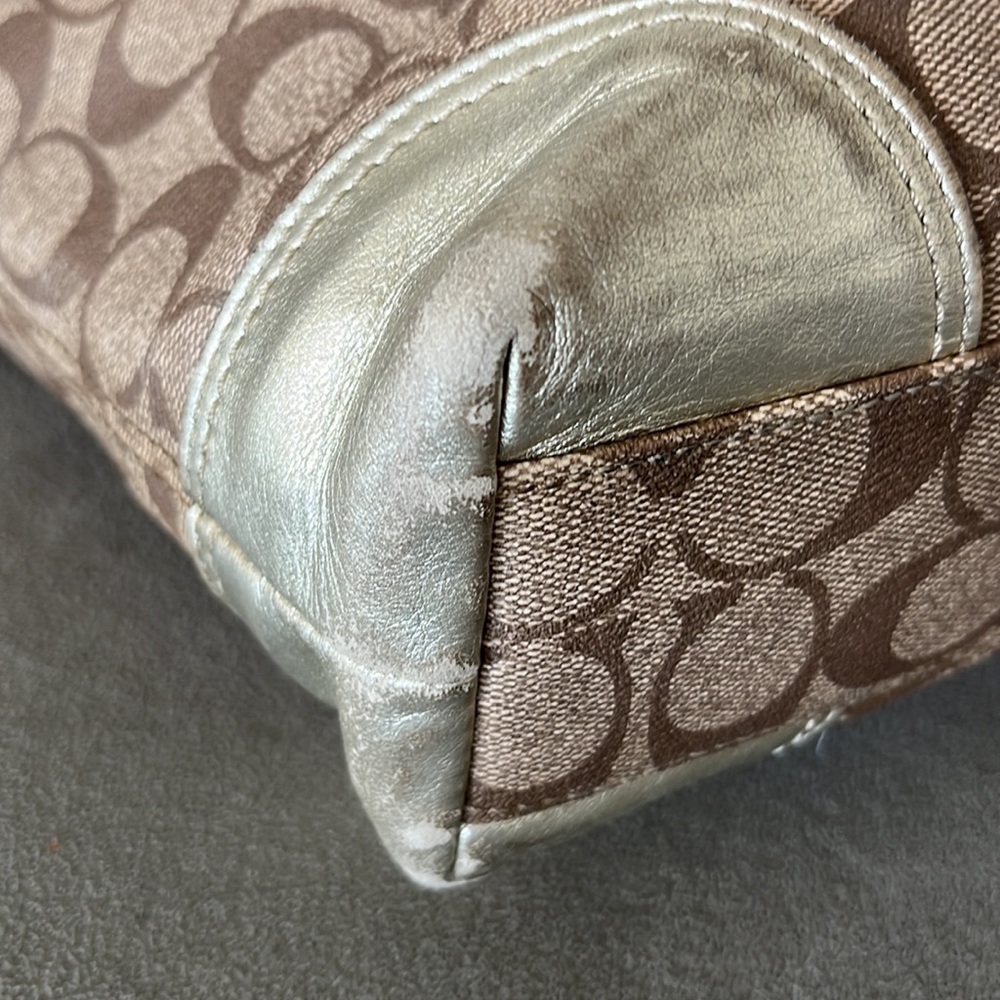 Coach bag!! - Picture 8 of 9